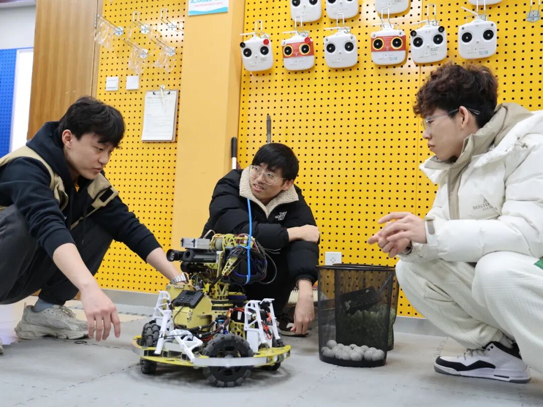 LakiBeam系列助力首师大PIE战队赛场起飞